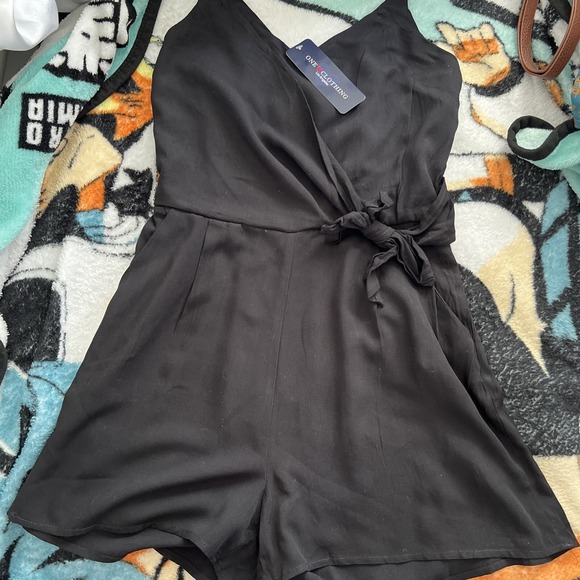 One Clothing Faux-Wrap Romper, Women's Size XS Black NEW - Picture 6 of 6